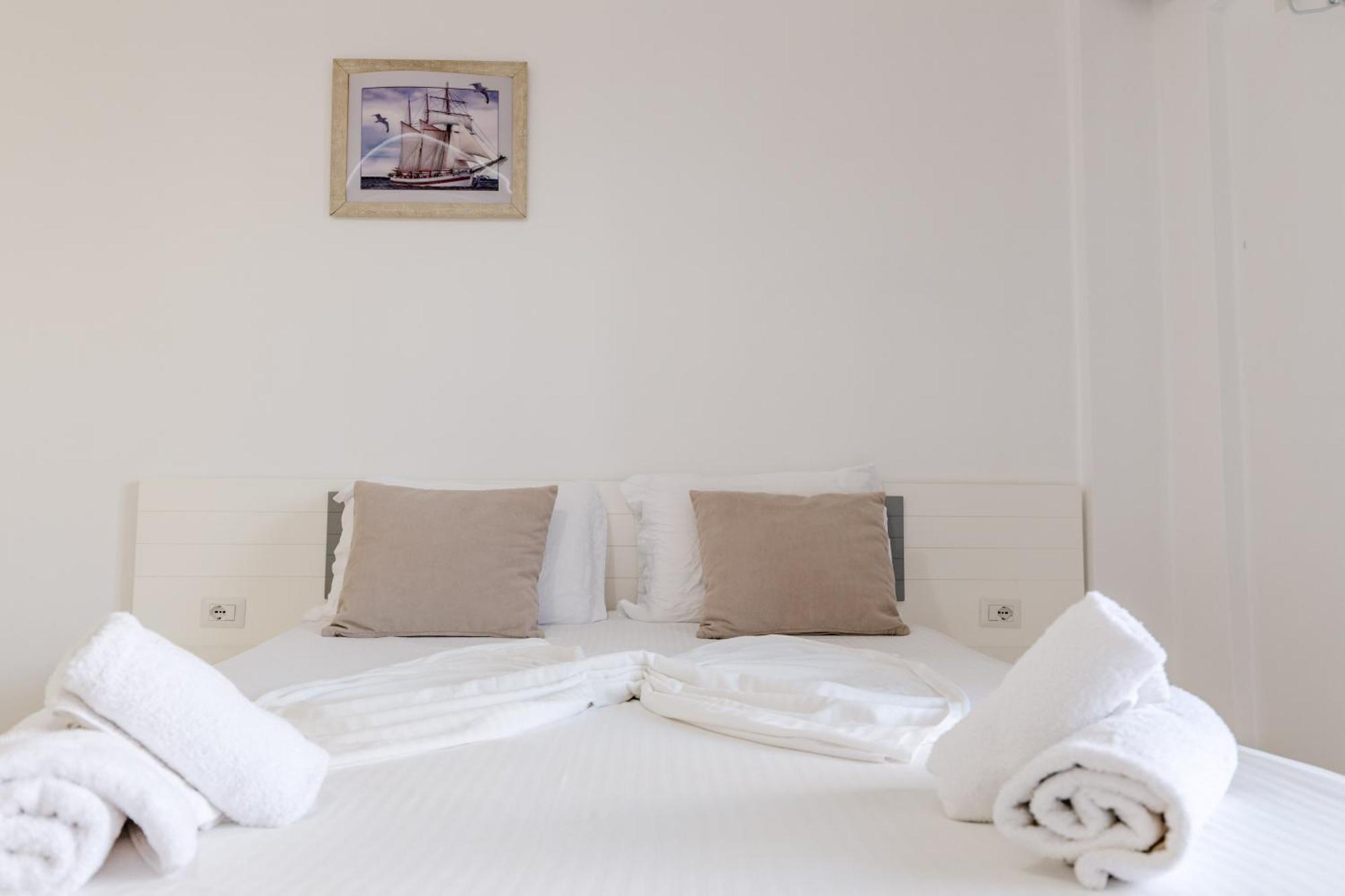 Sunshine Hotel